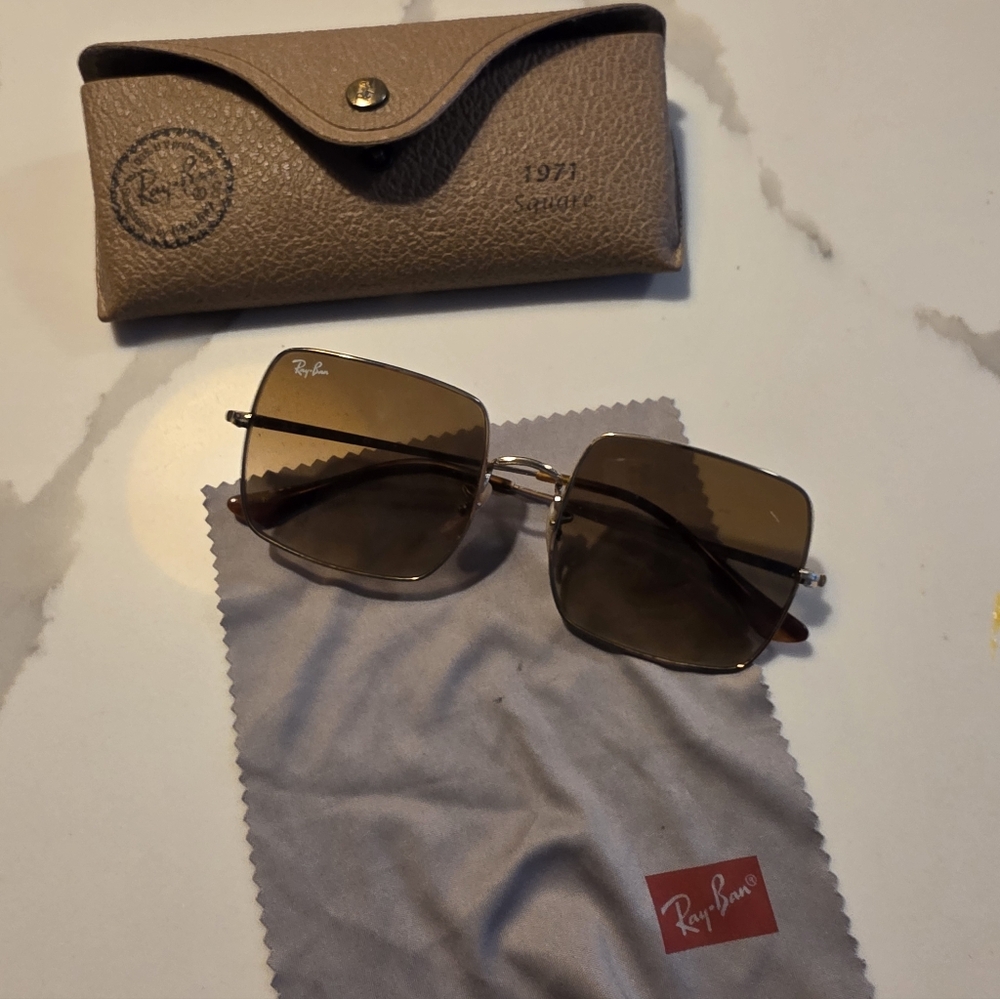 Ray-Ban Square Sunglasses with Case. Light SCRATCH on right Lens